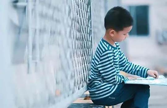 “积懒成笨”的现象原来真的存在：小学阶段，请狠抓孩子的学习习惯