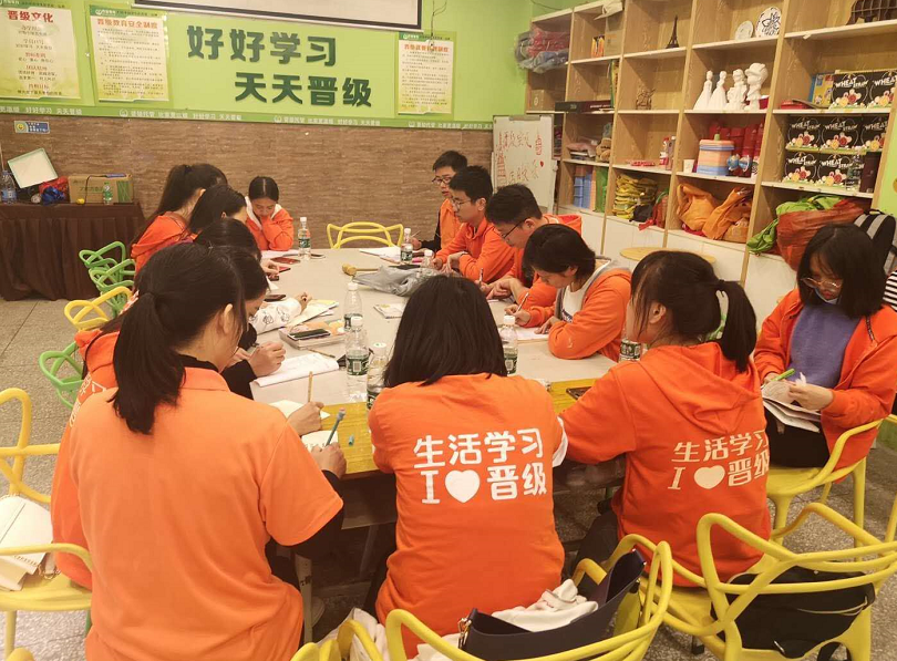 金秋十月，品牌托管创业投资晋级大会重磅来袭！八大地点任你选，正在火热报名中……