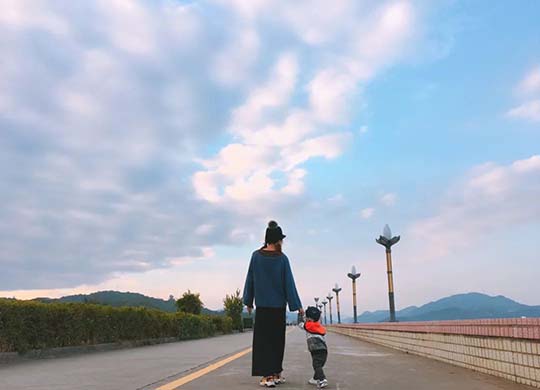 “明知不该吼孩子，脾气上来忍不住？”试试这4招简单又有效