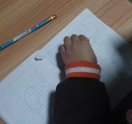 “橡皮定律”火了！孩子是学霸还是学渣，看橡皮状态就知道