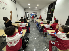 友妈帮托管：别被 “合群” 绑架！内向、爱独处的孩子，或许藏着你没看见的天赋
