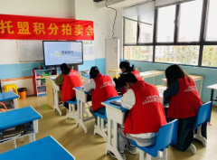 友妈帮托管：别让焦虑毁了孩子！做 “赋能型父母”，比逼孩子优秀更重要