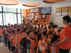 当家庭和学校力不从心，谁来帮孩子走出困境？